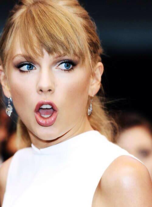 TaySwiftzlcs's tweet image. *le* *me when Taylor adopted a new kitten*
