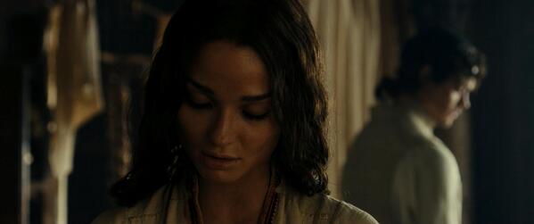 BleedingYears's tweet image. Lady Taena Blackmont, una joven que nunca se sintió preparada para gobernar. Está aguardando la resolución de Lanza