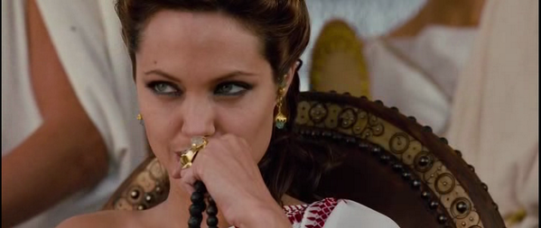 BleedingYears's tweet image. Obara Yronwood, Sangre Regia y Guardiana de Palosanto, una señora intrigante y ladina, dispuesta a hacerse con Dorne.