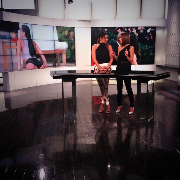 eentertainment's tweet photo. Steeeeamy new @KimKardashian pics on E! News tonight! http://t.co/rPa1EOBIEU