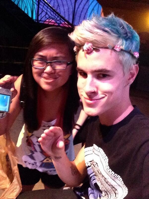 OhTwoEll's tweet image. Oh hey. That's me n bean. -Robby :)