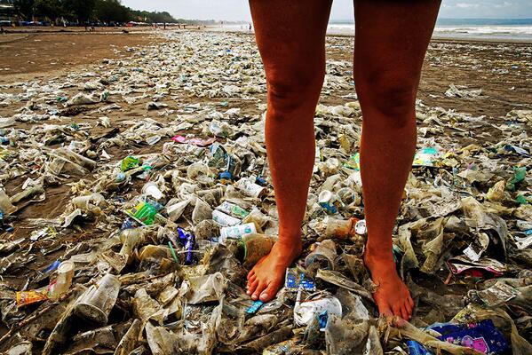 Quiksilver's tweet photo. Since 2008 over 23 million kilos of trash has been picked up on Bali's beaches. Pic: Jason Childs #BaliEcoWeekend http://t.co/0zW1Rg9xgK