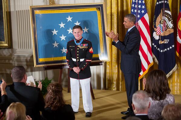 ObamaWhiteHouse's tweet photo. “Kyle…displayed a heroism in the blink of an eye that will inspire for generations" —Obama awarding the #MedalOfHonor http://t.co/oYdL6bQliJ