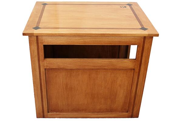 NickJonesDesign's tweet image. This end table's top features an inlay of the owner’s dog’s actual paw print.