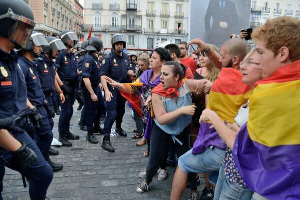 Al menos 4 detenidos en una nueva manifestación republicana en Madrid - disopress.com/gallery.php?mo… #CORONACIONFELIPEVI