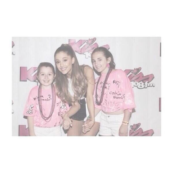 TwerkingArianas's tweet image. RT if Ariana is your inspiration 💜 #ArianaGrandePTW