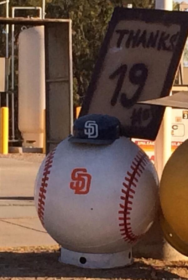 Ranch57Bill's tweet image. Our small tribute to Tony Gwynn-Mr. Padre.
#RIP #hittingmachine