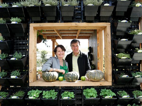 Eat it to Beat it <a href="/edengardensclub/">Eden Gardens Club</a> &amp; their new edible pavilion! 5-12% of cancer can be prevented thru healthy eating!