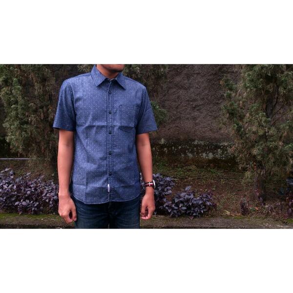 JackhammerCo's tweet image. #ArticleHighlight

Dotted Denim Shirt (Raw) is still available in S, L, and XL. Go grab yours!
