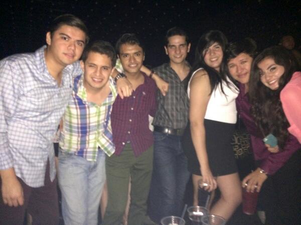 michelbernadac's tweet photo. Parteyyy @_luisvargas @edgar647 @GabrielManautou @natalieska @Caesarsalad92 http://t.co/cUcCmmGGVP