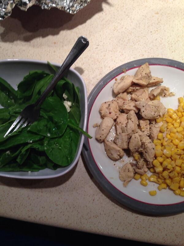 RobJob293's tweet image. Trynna eat healthy with my babes @leleialoha ...dieting ain't easy!!!