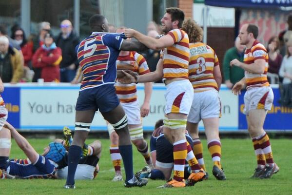 fylderugby's tweet image. Many congrats to @EnglandRugby U20s #JWC2014 win, especially skipper @maroitoje, here chatting with @JoeRobinson8