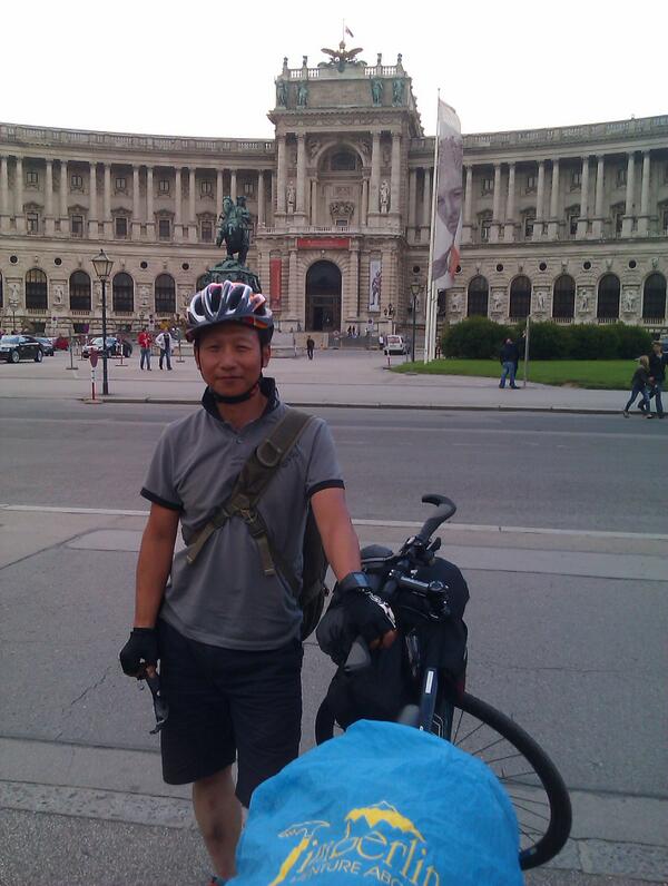 rjepson's tweet photo. Met + hosted Song Wan Pak from #SouthKorea 2 weeks ago in #Vienna. He's cycling frm #Istanbul to #Amsterdam and back! http://t.co/Tm0UKEYbHQ