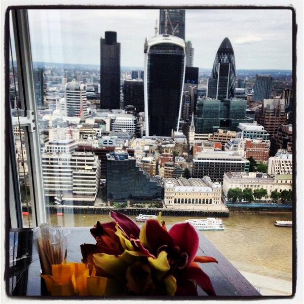 Naig76064's tweet image. Decided to go next door to the @ShangriLaShard rather than my usual @HutongShard #sameview