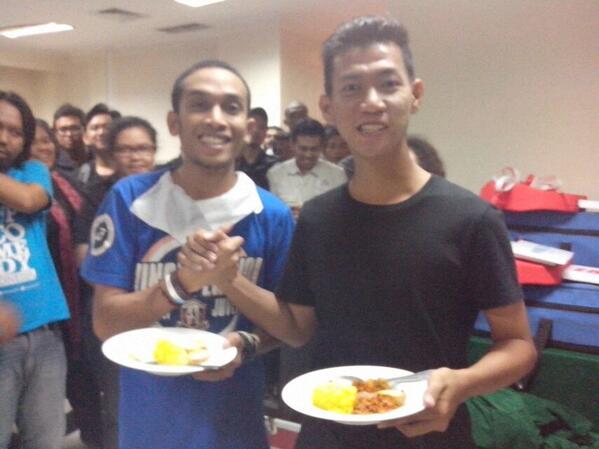 StandUpKompasTV tweet picture