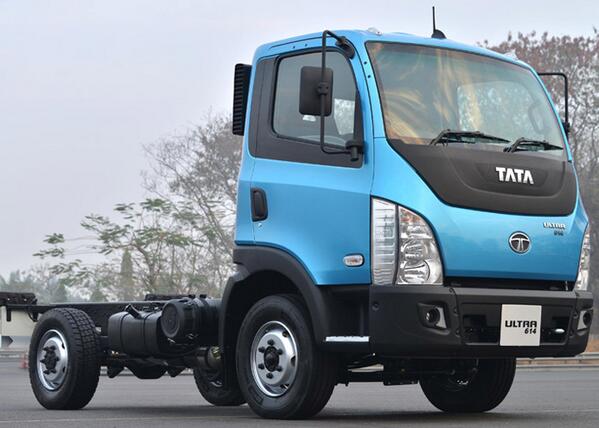 EdgeShows's tweet image. The Ultra 614 with a narrow cab for better maneuverability with a lift axle,better driveability,longer axle-life!