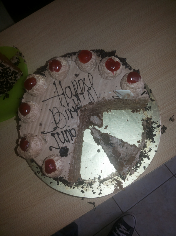 CarolKNdilima's tweet image. Pleasure ☺️ RT @djstui: It&apos;s raining cake at office.. June Babies #MideaTeam..Thanks @karo_05 ;) 

#NoVisitorsAllowed