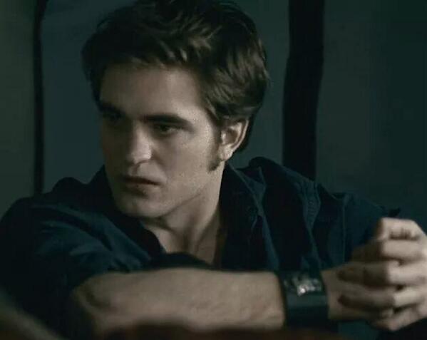 PixieVampireC's tweet image. Happy birthday brother I got you a whole new wardrobe *giggles* @Mystery_Lion