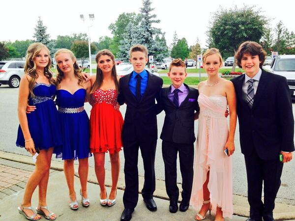 Abby_Robinson_'s tweet photo. Grad โค๏ธ๐๐ #GradNight2014 #graduation http://t.co/uD5kCm6H3h