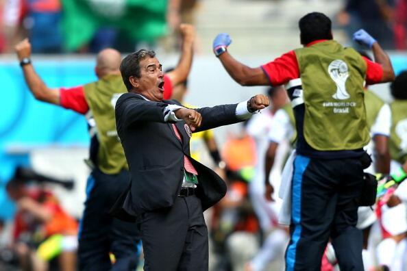 fakeChrisHorner's tweet photo. "@PFF1: #F1 Maybe Ferrari can hire Costa Rica coach Jorge Luis Pinto to spice up F1 ? http://t.co/jVjBc5keLI"