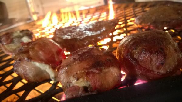MarkusSaukko's tweet photo. Juhannuksen vietossa @Levi grillaushommissa #polargrill #tunnelma #juhannus #kota http://t.co/ws9g0MfJVb