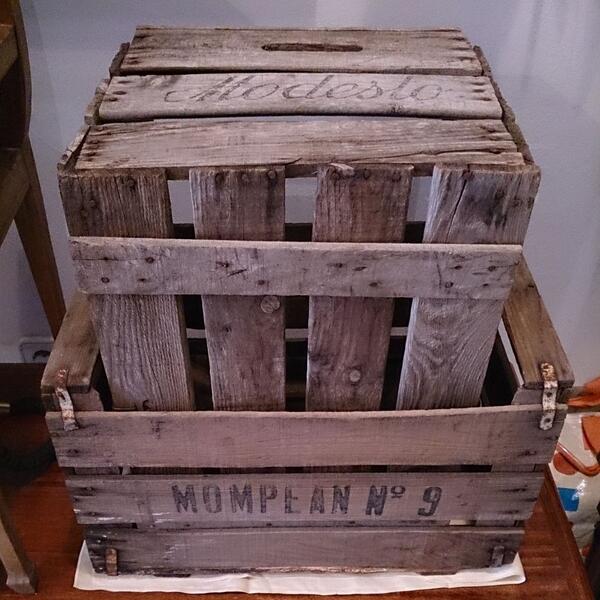 lotenumero13's tweet photo. #cajasdefruta a 15 euros!! Posibilidad de suministrar m��s de 50! #vintage #malasaña http://t.co/FxsFmnZgl1