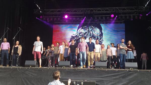 lesmisofficial's tweet image. London, you're in for a treat tomorrow...! #WestEndLive, Trafalgar Square from 12:05pm!