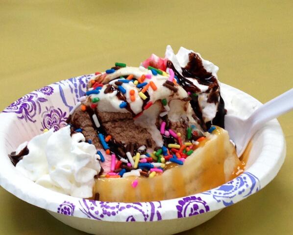 _ThinkB's tweet photo. @GetGarveys Any kind covered in toppings and shared with great friends! http://t.co/uWTD1853vt