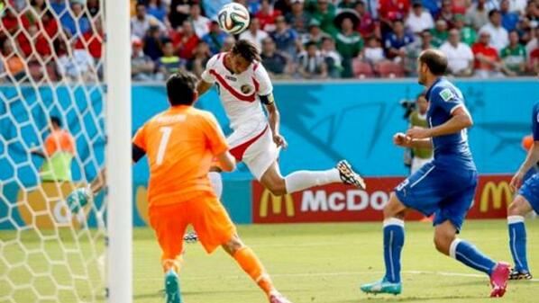 GOL DE BRYAN RUIZ GOL DE BRYAN RUIZ