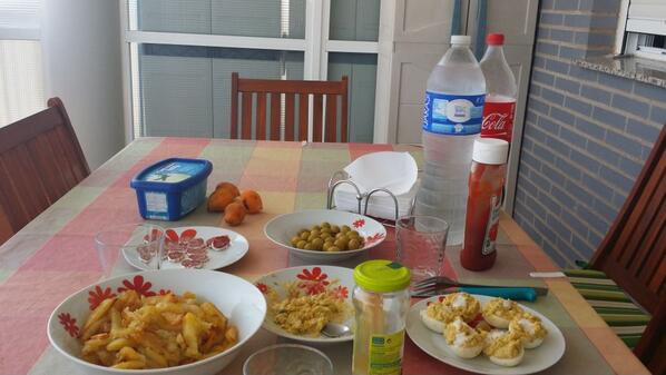SheilaJuarezz's tweet photo. Bon apetit @martaaGomezL #fonteta http://t.co/4ncAp2xGEe