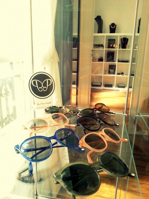 SOMEPRess's tweet photo. BON WEEKEND !
#Lespetitspupillles #lunnettes #lunettesdesoleil #enfants #bijoux #vitrines #Showroom #Paris #SOMEPRess http://t.co/JpAKYl893n