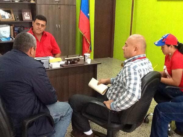 LUIS_EHENRIQUEZ's tweet photo. .@NicolasMaduro @Adan_Coromoto Reunión representantes gubernamentales analizando situación del agua #Barinitas http://t.co/FaUbcpDrgJ