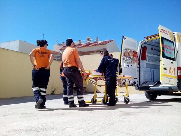 PCivil_VICAR's tweet photo. Ya estamos preparados para la guardia de fin de semana. Ante una emergencia marca 1-1-2 http://t.co/LCcyAcGgBU