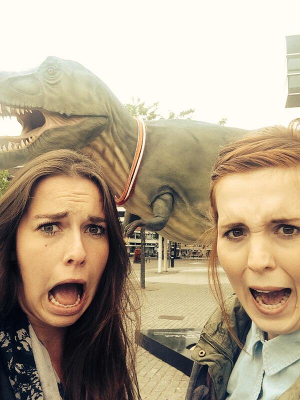 Lauravanvugt's tweet photo. @LimburgsMuseum #dinoexperience#aaaah @Jeenegen http://t.co/VCKeFC9APs