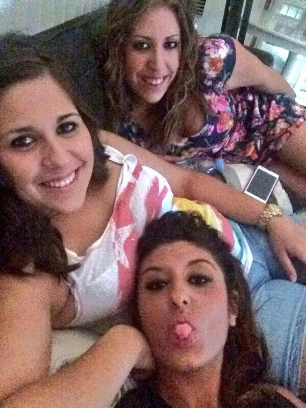 EncarniGimenez1's tweet photo. Aguilas is diferent, nada como un día al lado de ellas @BilardiNatalia @lorena_lopez91 #OsQuiero ;) http://t.co/yTF8wErTfW