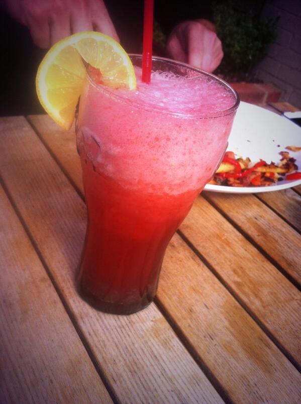 Luigis Cafè Banstead tweet media