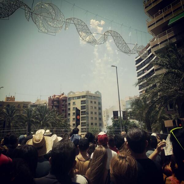 mariate_231's tweet photo. Mascletà!!! http://t.co/ZPQD3VTN7j