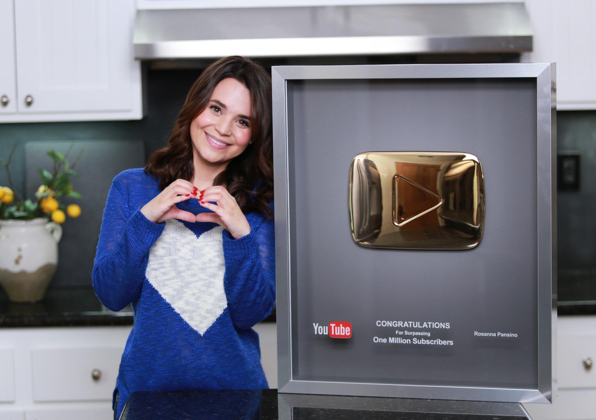 Какие ютубы бывают. Какие ютубы бывают. Какие есть кнопки ютуба. Последняя кнопка ютуба. Видеоблогер.