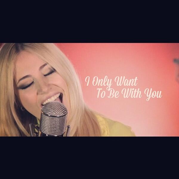 PixieLott's tweet image. #IOnlyWantToBeWithYou 🎸 The new acoustic cover on vevo now po.st/IOWTBY