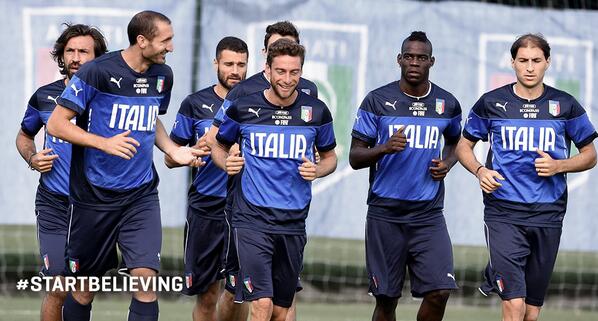 pumafootball's tweet photo. Azzurri fans, ready? Uno, due, tre… Oooooole… OLE! OLE! OLE! Ole… #ITA #StartBelieving http://t.co/H5zSHzwtql