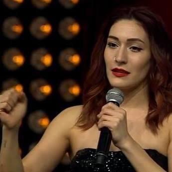 Bu kadar taş olmayı nerden ogrendın meleeeeeeek:*  <a href="/BernaCanbeldek/">Berna canbeldek</a>