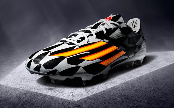 If <a href="/Benzema/">Karim Benzema</a> scores for #FRA today we'll give away a pair of adidas #F50. Follow &amp; RT to enter! #allin or nothing