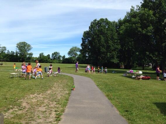 DdeMrsViel's tweet photo. Dde picnics are in full swing!! http://t.co/LHNKyGblAC