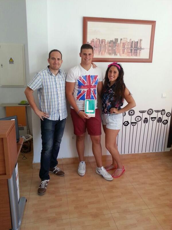 SHANIOJMARI's tweet photo. Enhorabuena a nuestros 5alumnos que han examinado hoyTODOS APROVADOS, Juan Acasio,Pacheco,Sonia,Mari Carmen y Nicolas http://t.co/NudrVIbJQ8