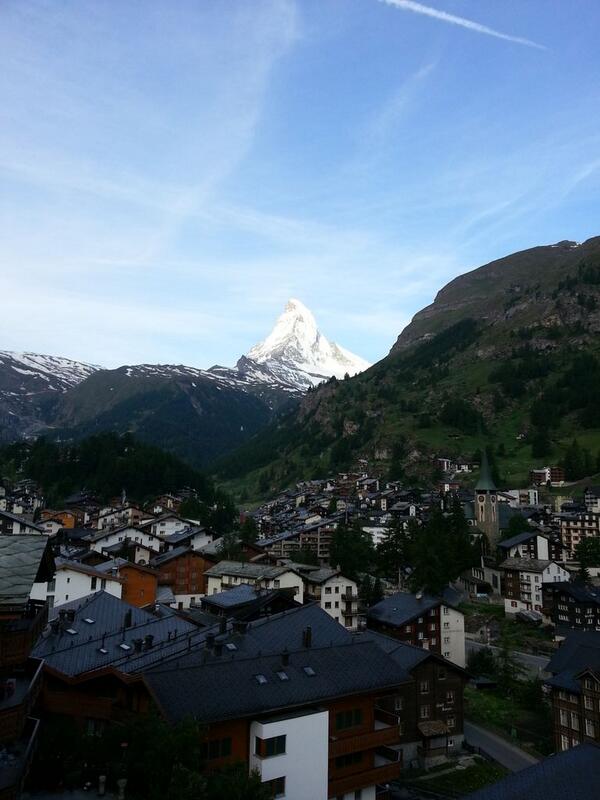 Charyeomans9's tweet photo. Stunning Zermatt! !!@zermatt_tourism @InghamsHolidays @InghamsAgents @MCINTYRE1 @LouNewtonTravel http://t.co/nJvSlLSuyk