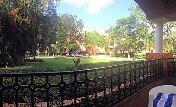 SwervinSam_'s tweet image. #FlowBackFriday to Mexico 😩😩😩