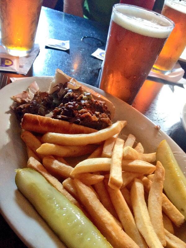FoothillsBeer's tweet photo. Lunch #RVA style. @MojosRVA http://t.co/m4uzpaXToq