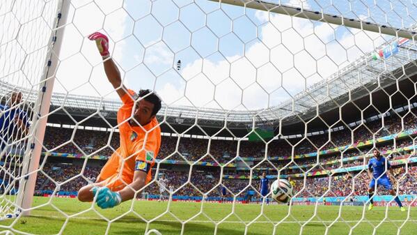 joserra_espn's tweet photo. Imagen para guardar, compartir y mirar muchas veces. Costa Rica 1-0 Italia, en el Mundial de Fútbol. http://t.co/PRmiIxk6dC