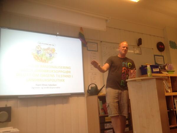 Har holdt foredrag for et entusiastisk landsstyret i <a href="/GronnUngdom/">Grønn Ungdom</a> i kveld. Sammen kjemper vi for norsk matproduksjon "