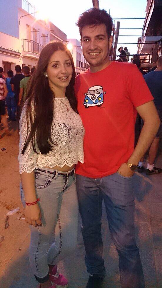 JudithBM96's tweet photo. Muy buen tarde de toros y lo mejor de todo pasarla junto al mas guapo @Antonio_Minchon 😍 http://t.co/O2ezjmqFQf